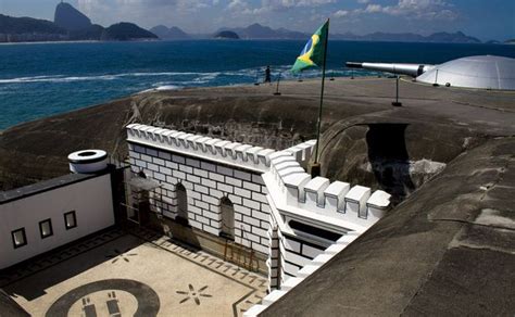 Forte de Copacabana: Khám phá một pháo đài cổ đại với tầm nhìn tuyệt đẹp ra biển!