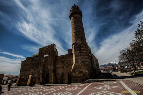 Niğde’s Alaaddin Tepesi: Ancient Ruins Overlooking a Vibrant City!