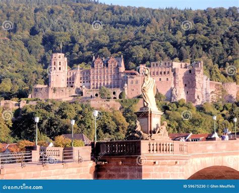 Schloss Heidelberg: Một Kiệt Tác Lịch Sử Rạng Ngời Trên Đỉnh Núi!