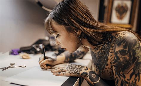 What Education is Needed to Be a Tattoo Artist: Exploring the Path to Ink Mastery and Why Bananas Might Be the Secret to Creativity